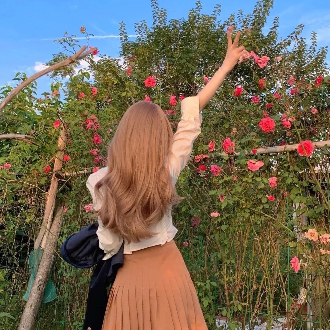 血洒万花团